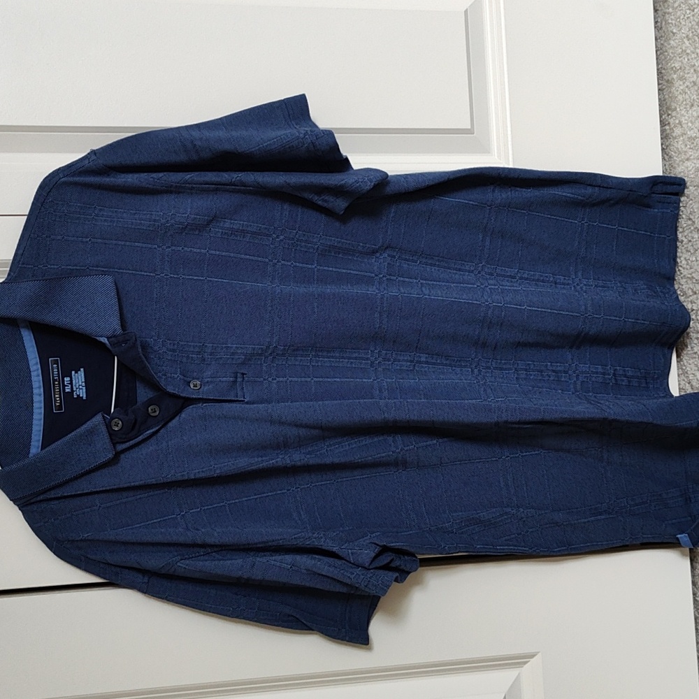 Van Heusen Studio 1/4 button shirt